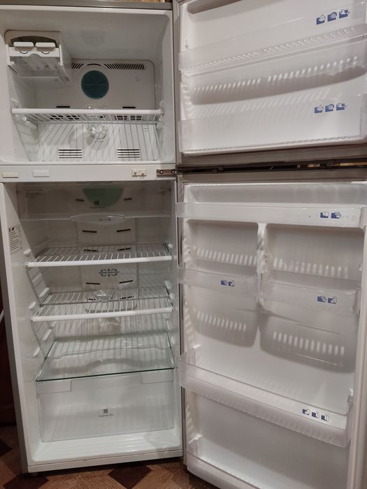 Холодильник SAMSUNG