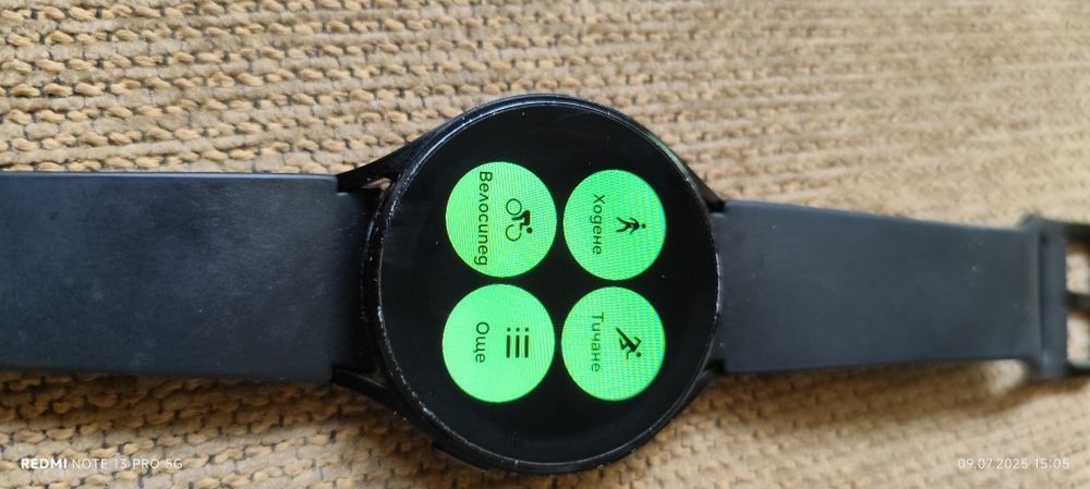 Смарт часовник Samsung Watch4