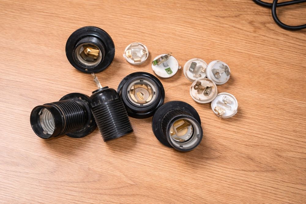 Патроны для ламп с цоколем