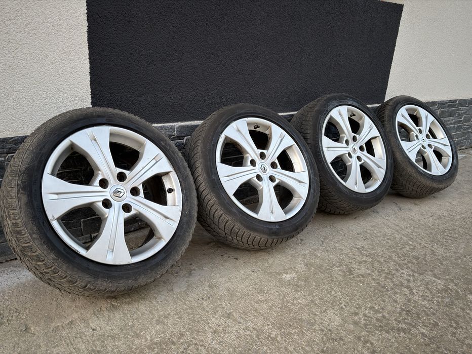Roți Renault Megane 205/50 R17 Cauciucuri All Season în stare f bună