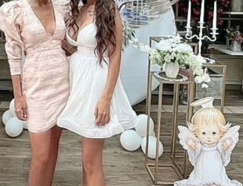 Бяла ефектна къса рокля