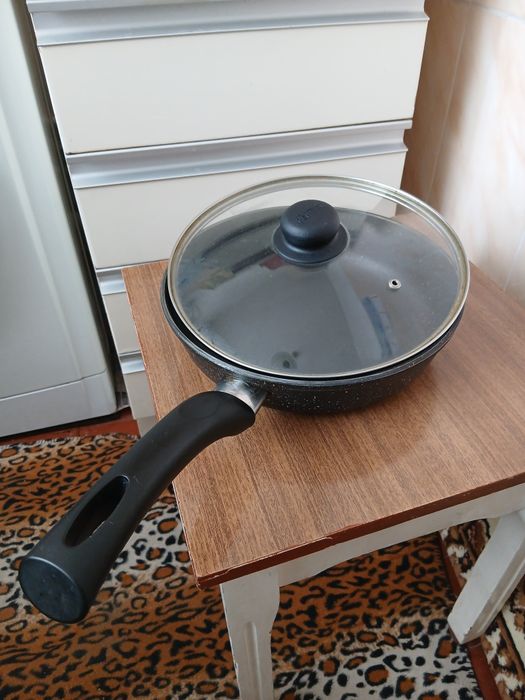 Большая сковорода.