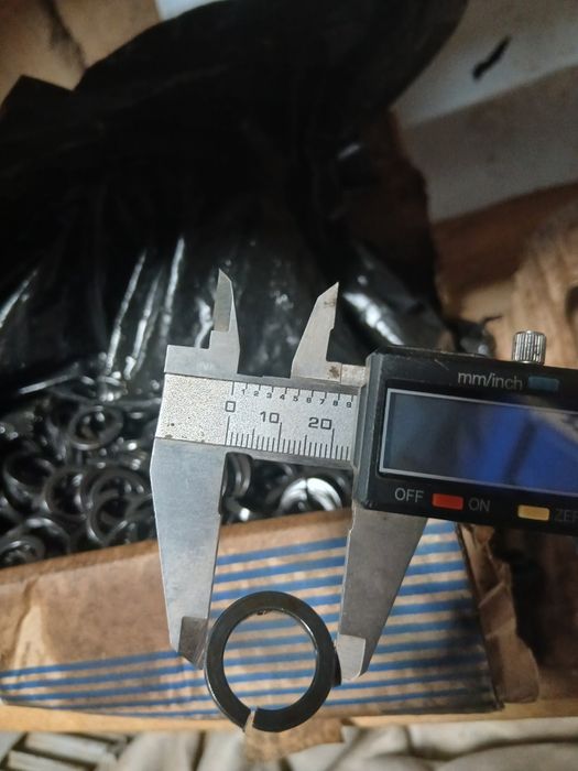 Болт гайка шайба сотилади срочно арзон нархда