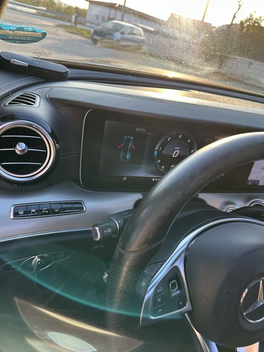 Mercedes Benz E220