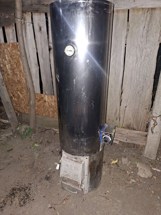 Boiler  pe lemne perfect funcțional