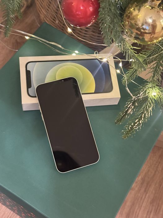 iPhone 12 бирюзовый б/у