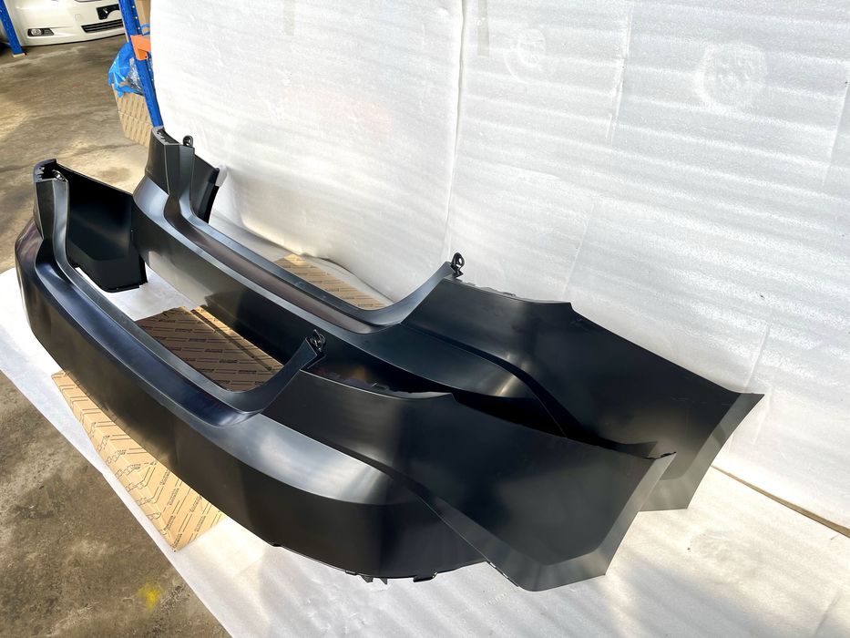 Задний бампер на Camry 80 Камри 80