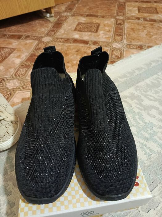 Продам обуви женские девочковые б/у