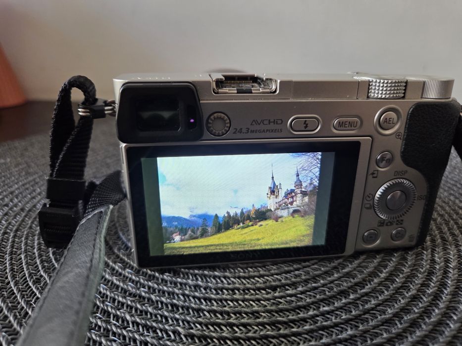 Aparat foto Mirrorless Sony Alpha A6000 YB, 24.3MP, Silver + Obiectiv 16-50mm
