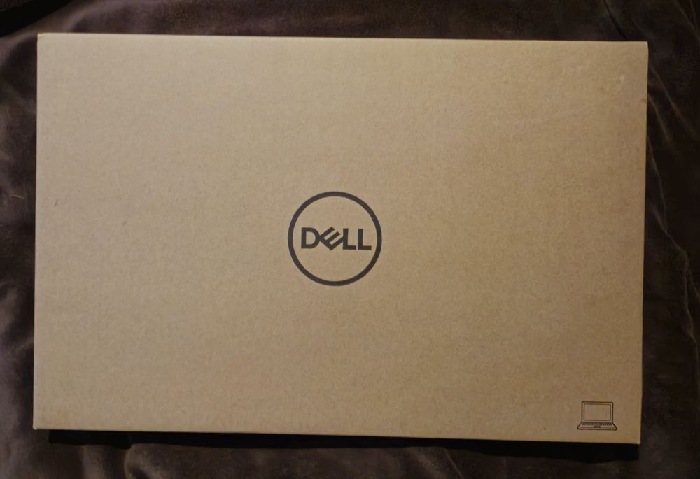 Нов лаптоп DELL Vostro 3520