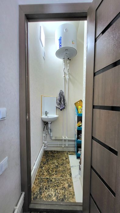 Урганч шахри марказида 2 каватли дукон келишилган нархда сотилади