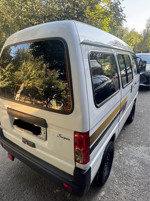 Дамас делюкс сотилади.