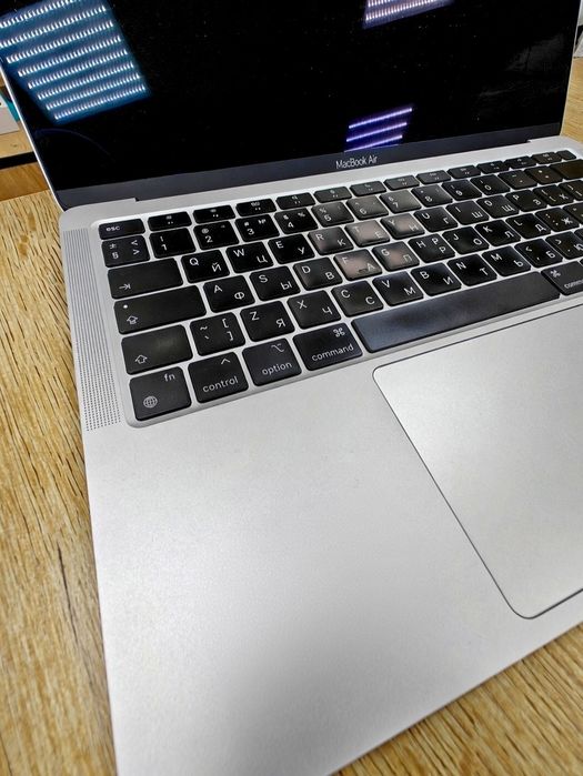 MacBook Air M1 Чип 256гб 8 ОЗУ Silver