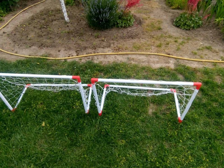 Комплект 2 бр. Футболни врати 85 x 60 x 42 см. + топка+ помпа игличка