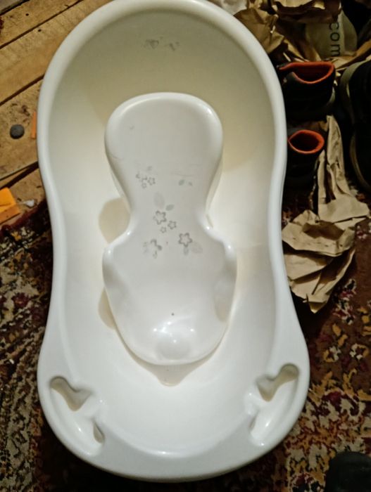 Cădiță cu suport ergonomic