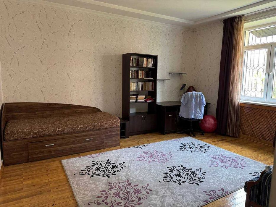 Сдается в аренду 3 ком квартира Ц-1  115 м.кв Лифт есть. Эко парк