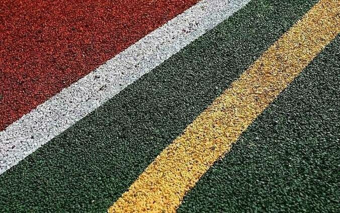 Резиновое покрытия плитка для детской площадки беговых дорожек