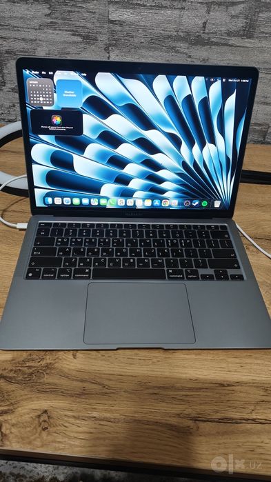 MacBook Air M1 8/256 ideal