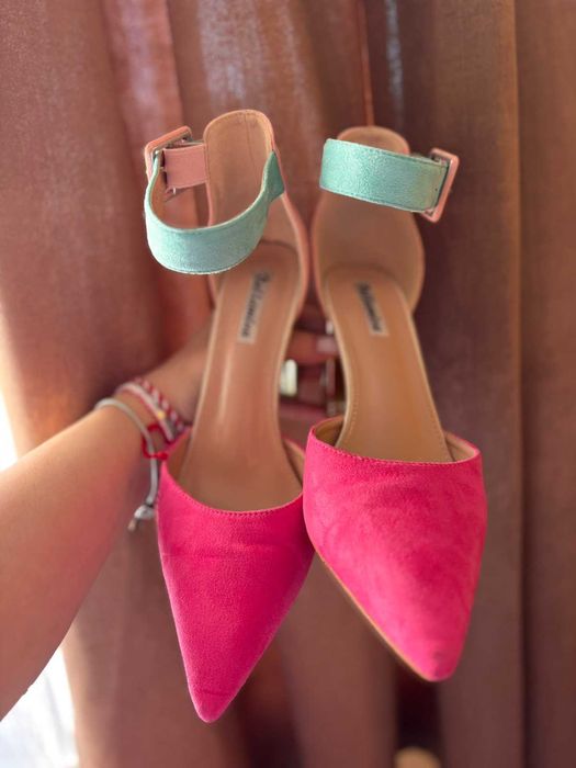 Летни затворени обувки на ток