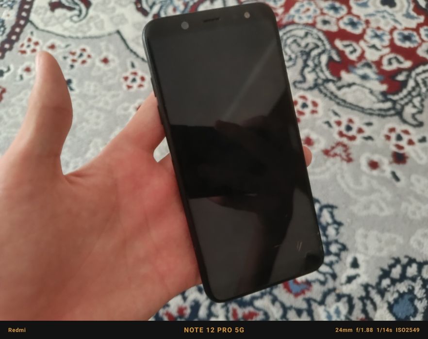 Samsung A6 2018года 32/3gb