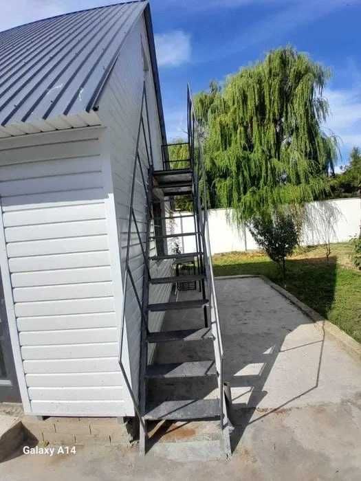 Hovli (dacha) sotiladi — gaz, svet va suv bor