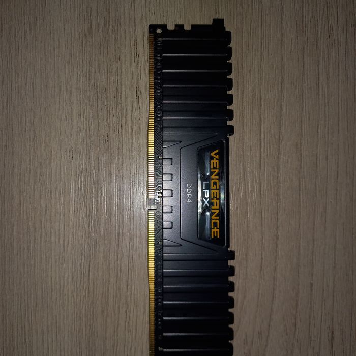corsair vengeance lpx DDR4