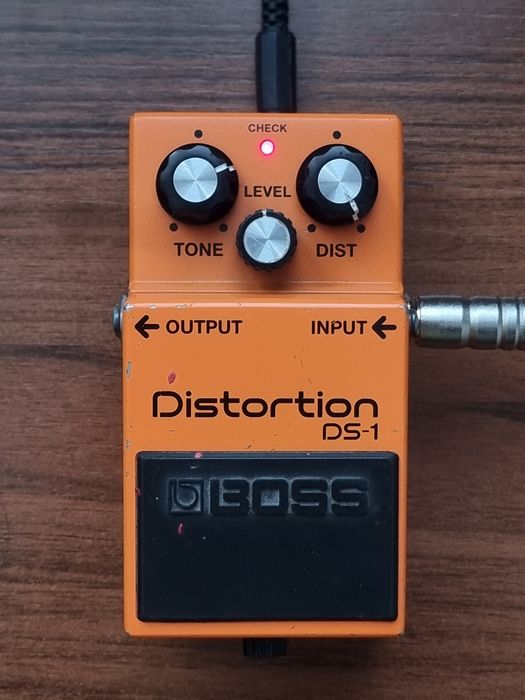 Boss distortion ds-1