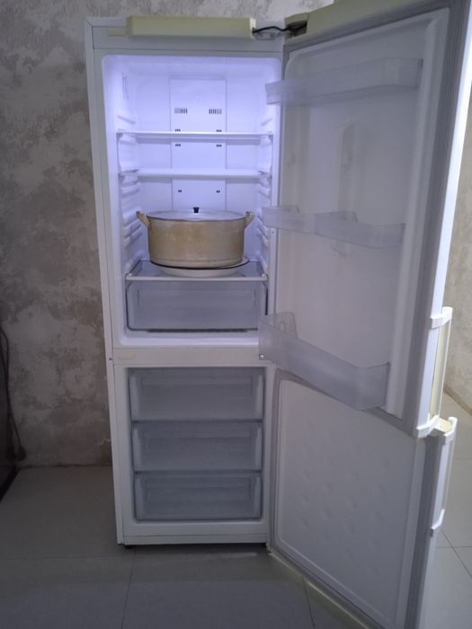 Продам холодильник