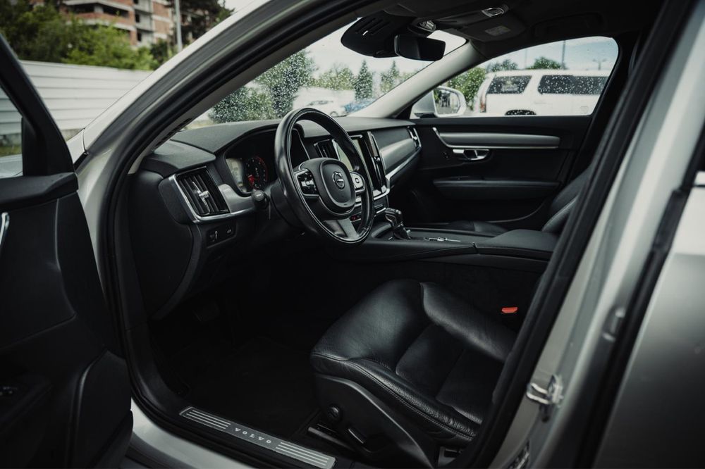 Volvo V90 R-Designe