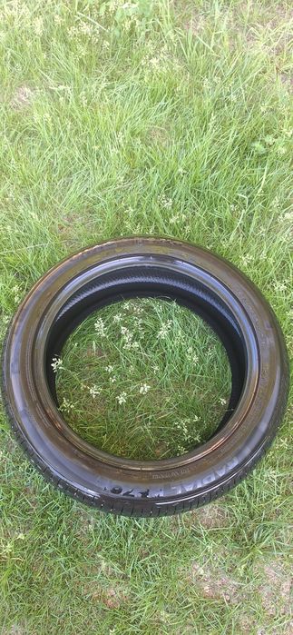 Срочно продам летнюю резину 245/50 R20