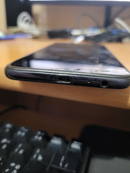 Смартфон Samsung J4+