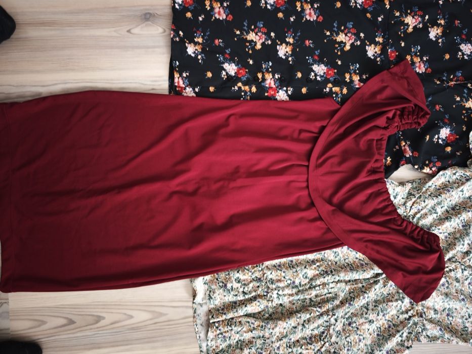 Рокли размер М по 6 евро за брой