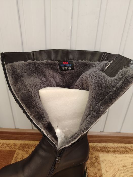 Кожаные женские сапоги натуральный мех 37 р