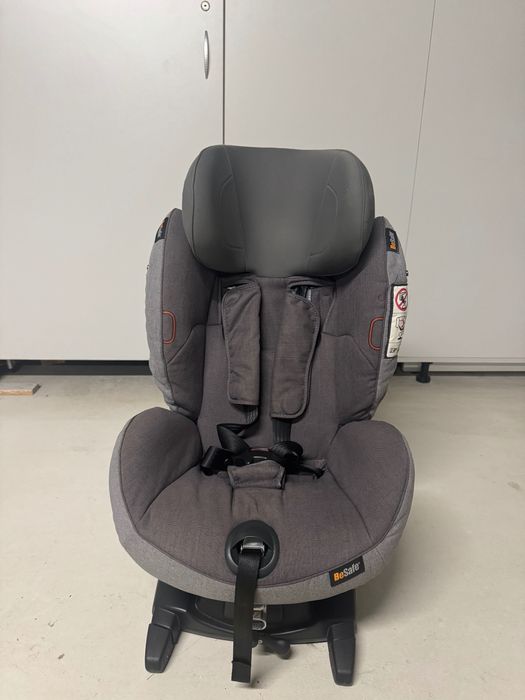Scaun auto copii BeSafe iZi Combi X4 ISOfix – stare bună