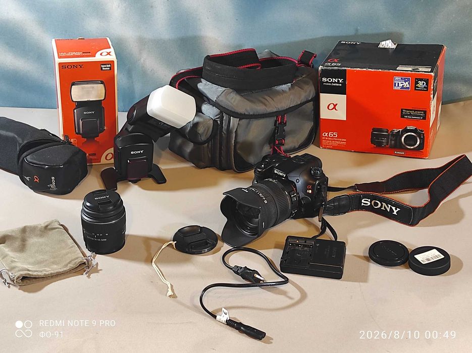 Фотоапарат Sony a65 с обектив Sigma 17-70/2,8-4 DC Macro OS HSM, светкавица Sony HVL-58AM, окомплектовка