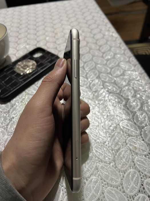 Айфон 11 в хорошем состояни