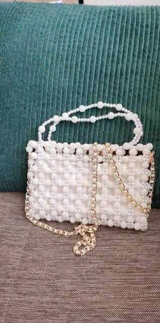 Ръчно изработена чанта от мъниста – стил и блясък!