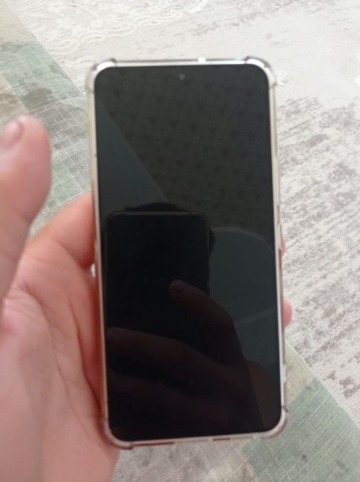 Samsung S22 flagman
