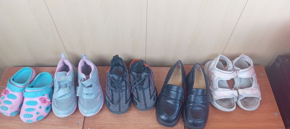 Отдам даром детский вещи