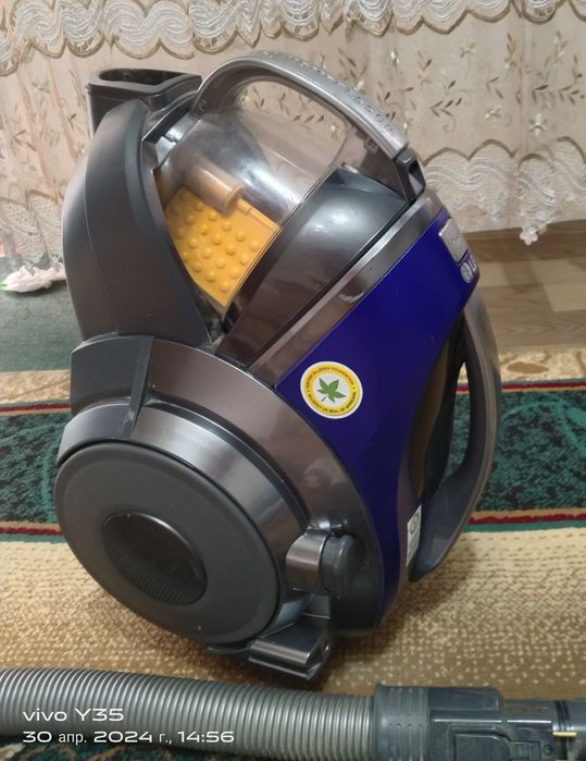 Пылесос LG продается