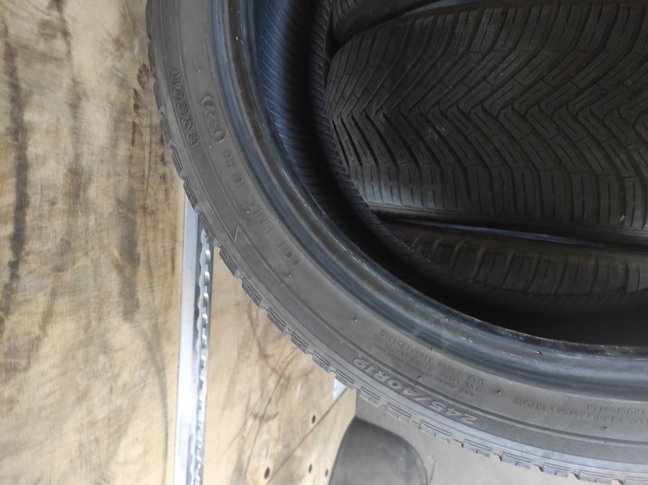 245/40/19 Hankook