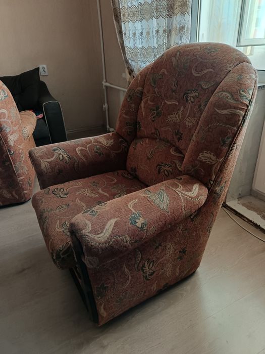 Продам мягкое кресло