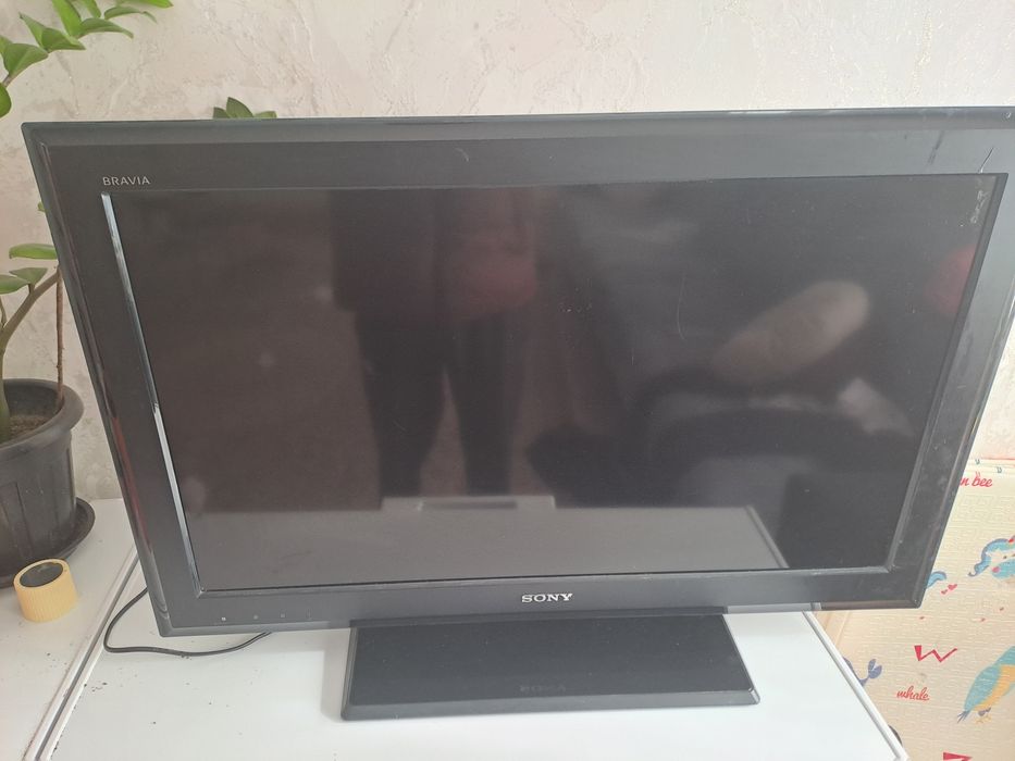 Телевизор рабочий в среднем состяний