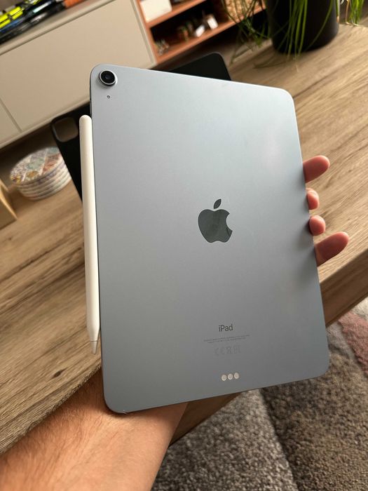 Ipad Air 4, 11 inch, sky-blue + husa cu tastatura Apple Magic + Apple Pencil 2