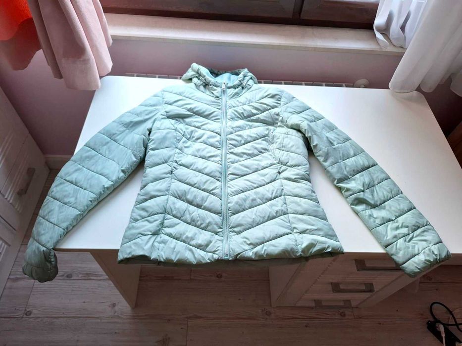 Преходно пролетно-есенно дамско якенце  STTADIVARIUS