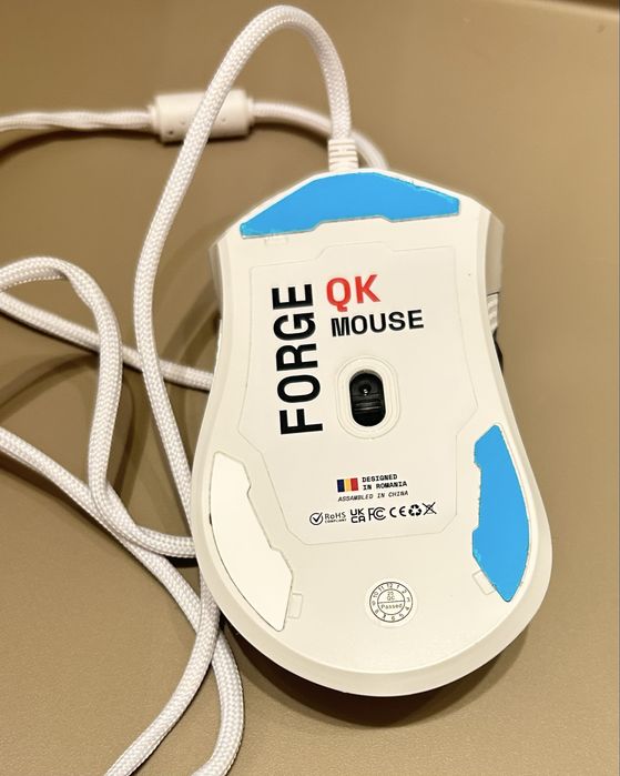 Mouse gaming QK FORGE cu fir, RGB