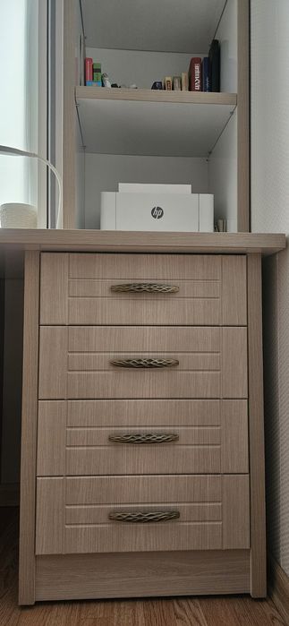 Стенка для детской или в кабинет.