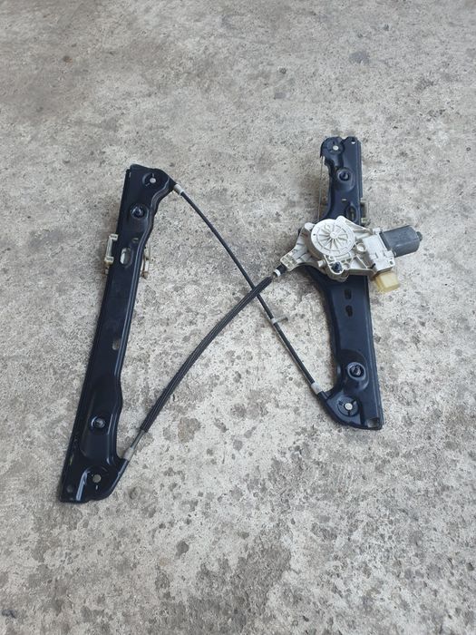 Macara dreapta fata bmw e90 e91.