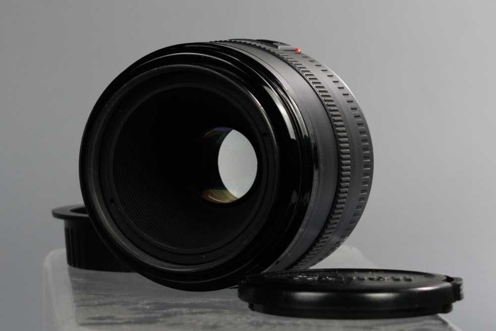 Canon EF 50 f/2.5 Macro