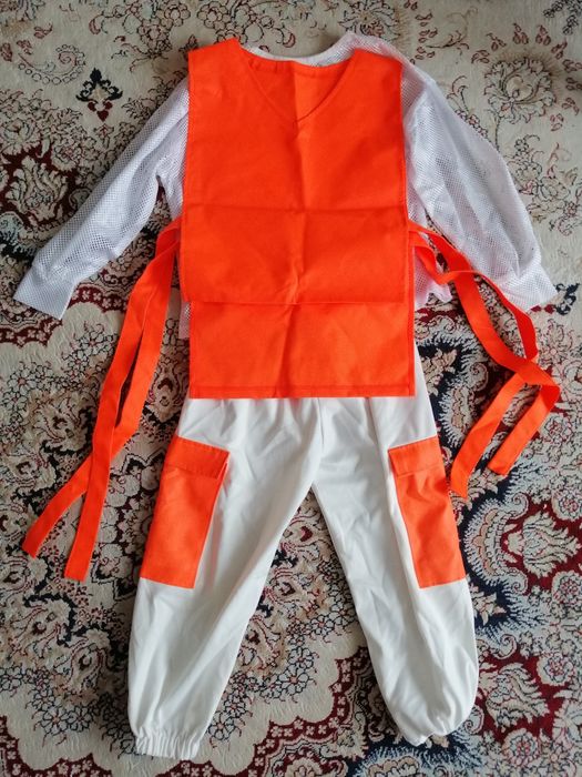 Продам 2 танцевальных костюма